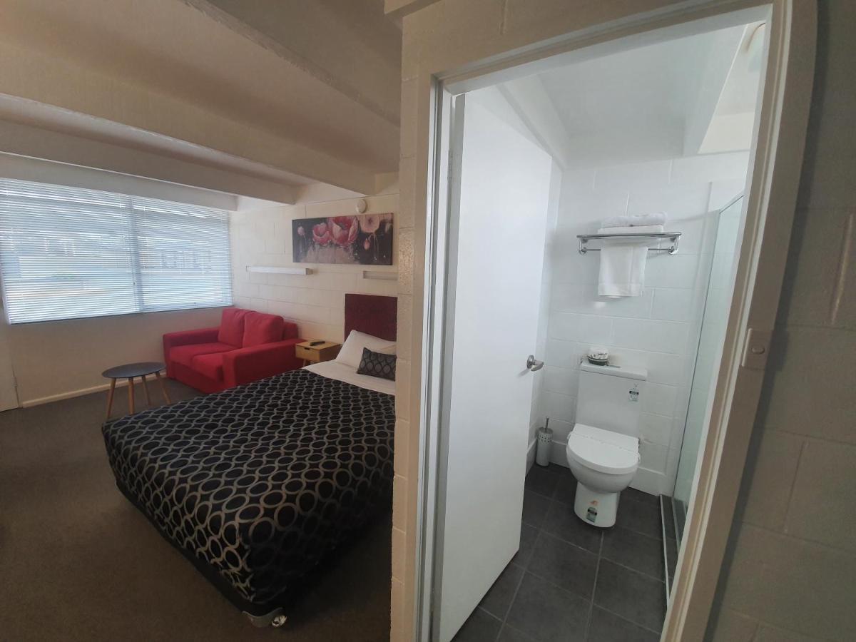 Charles Sturt Motor Inn West Wyalong Ngoại thất bức ảnh