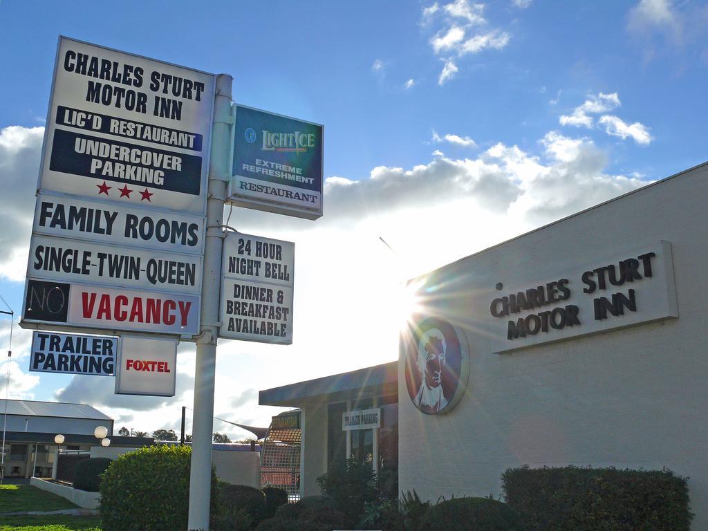 Charles Sturt Motor Inn West Wyalong Ngoại thất bức ảnh